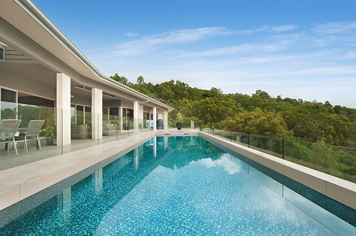 Sloping block pool construction