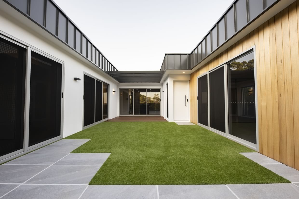 Sloping block Atrium