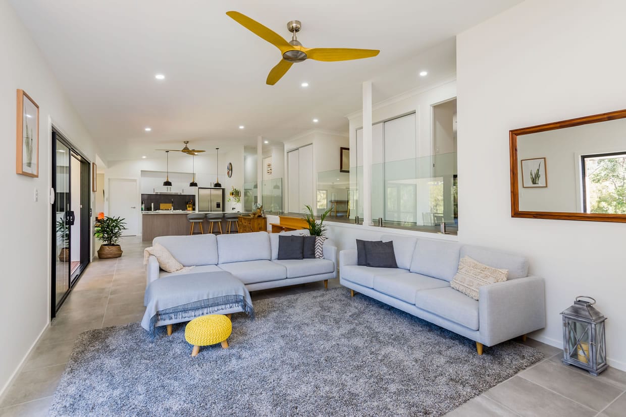 Sloping block lounge